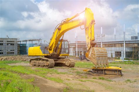 excavator rental dubai